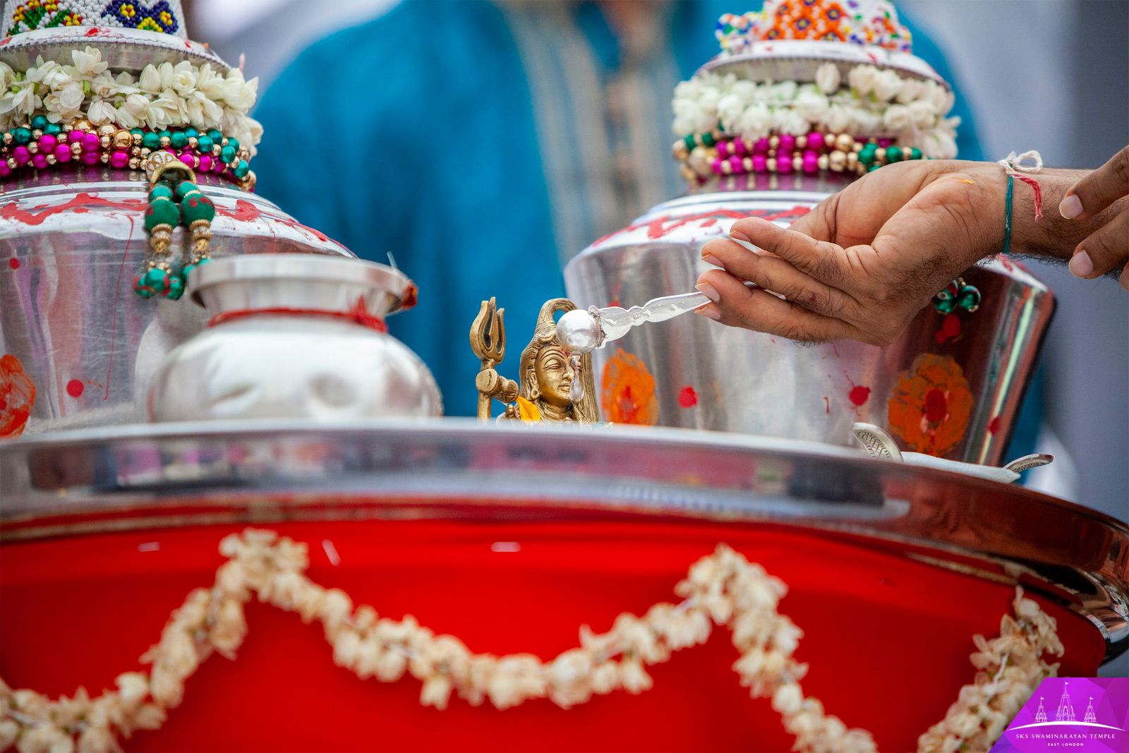 ©1987-2017 SKS Swaminarayan Temple East London